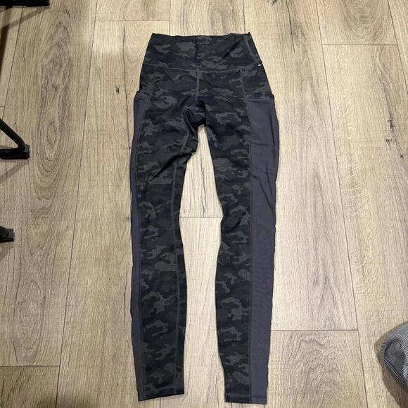Fabletics PowerHold Women's Leggings XXS Black Camo - Picture 1 of 2